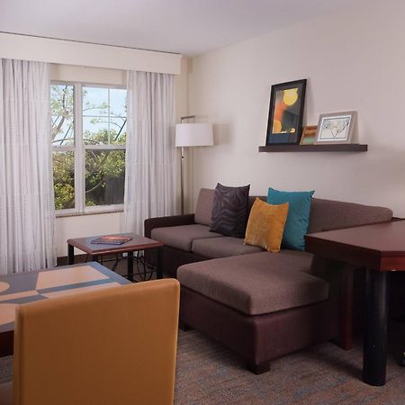 Residence Inn Fort Myers Sanibel Truckland Exterior foto