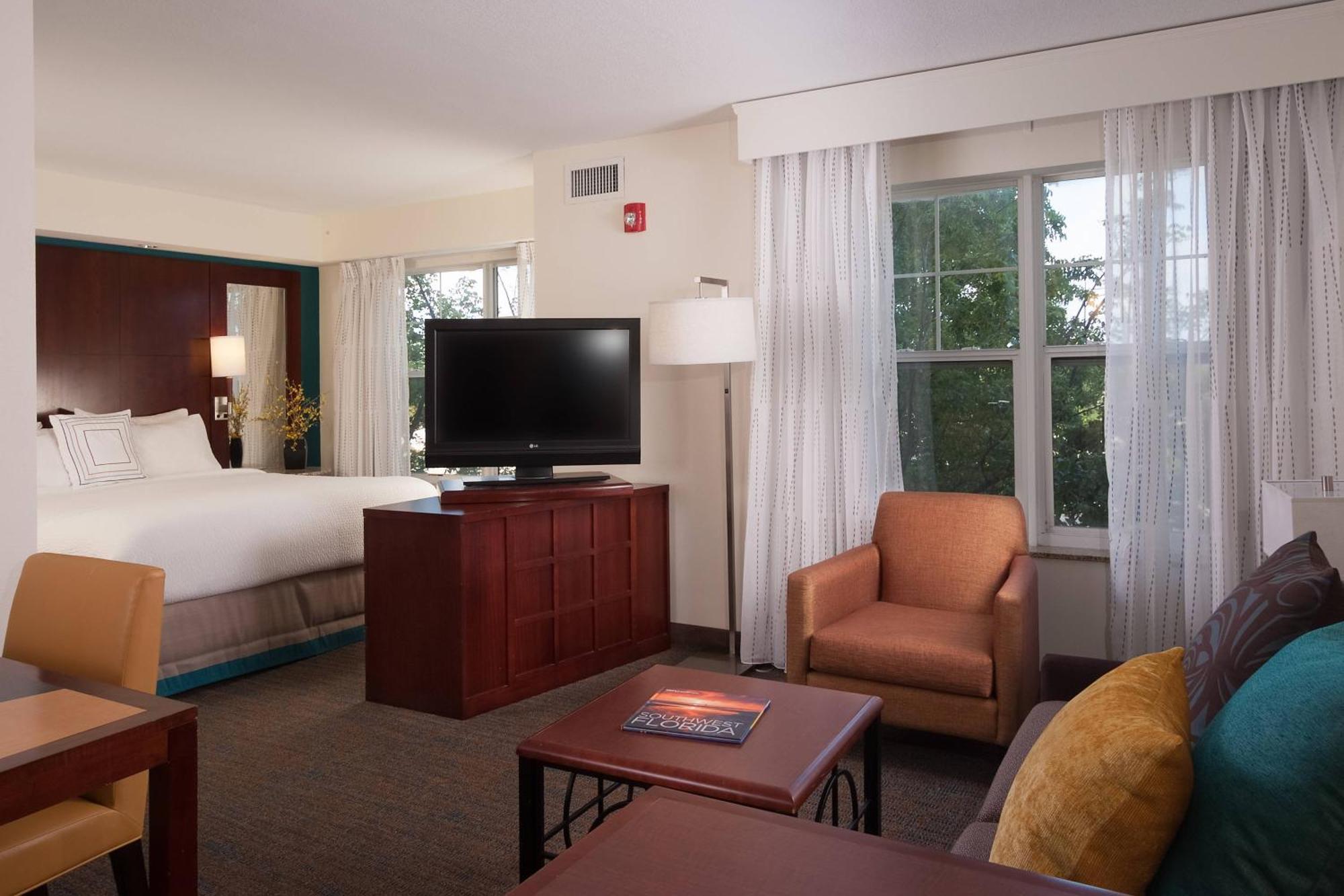 Residence Inn Fort Myers Sanibel Truckland Exterior foto